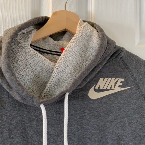 Nike sweater - Picture 2 of 2